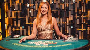 bmk888 တိုက်ရိုက်ကာစီနို app mobile ဖြင့် live dealer game ကစားနေသောပုံ